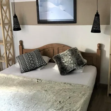 Duplex 3 Pieces Pour 7 Pers. Avec Terrasse Et Parking Gratuit - Fr-1-504-79 *